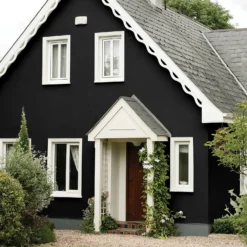 Sandtex® Ultra Smooth Masonry Paint Black - 2.5L -Paint And Wallpaper Shop 12806289 1614871255618925