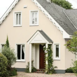 Sandtex® Ultra Smooth Masonry Paint Magnolia - 5L -Paint And Wallpaper Shop 12808183 2014871496087144