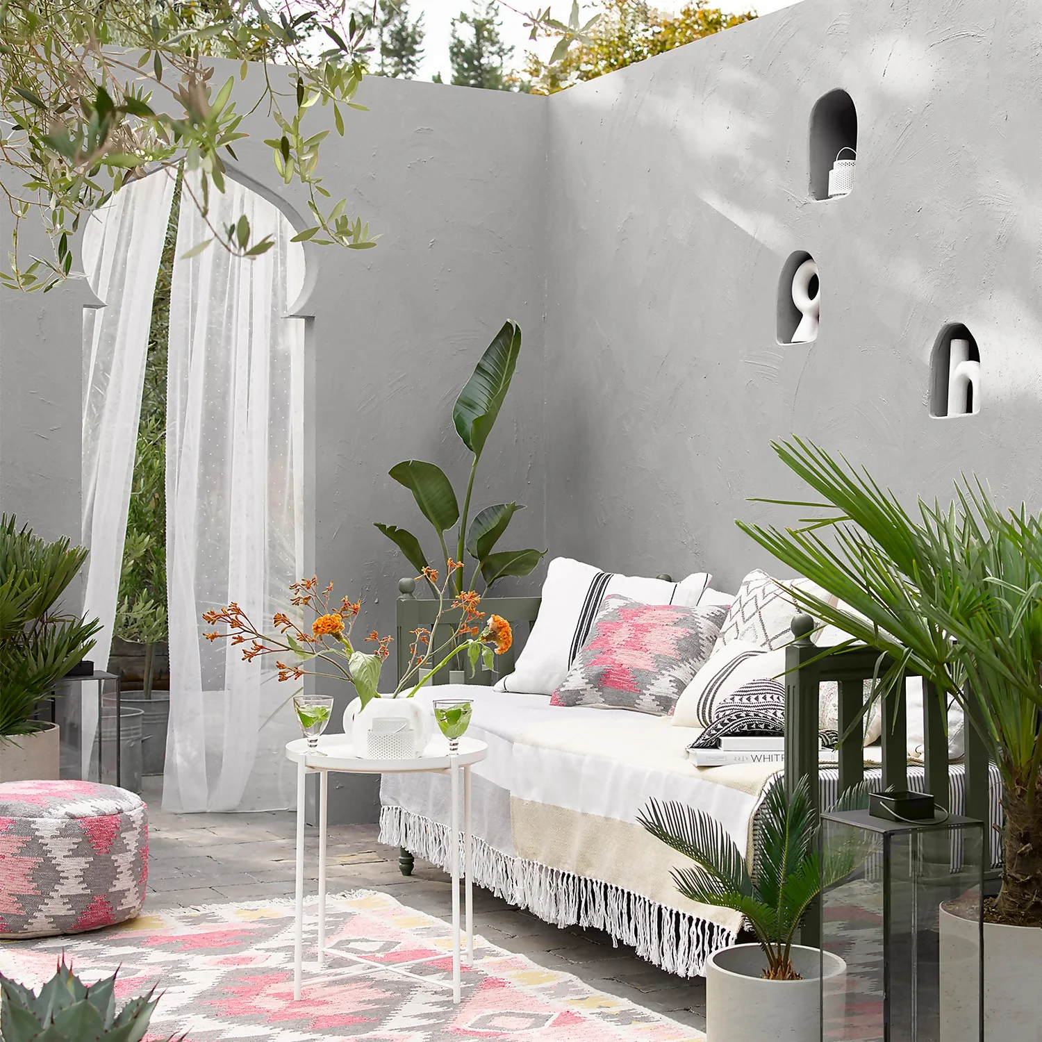 Sandtex® Ultra Smooth Masonry Paint Gravel - 5L 5 Sandtex® Ultra Smooth Masonry Paint Gravel - 5L - Image 3