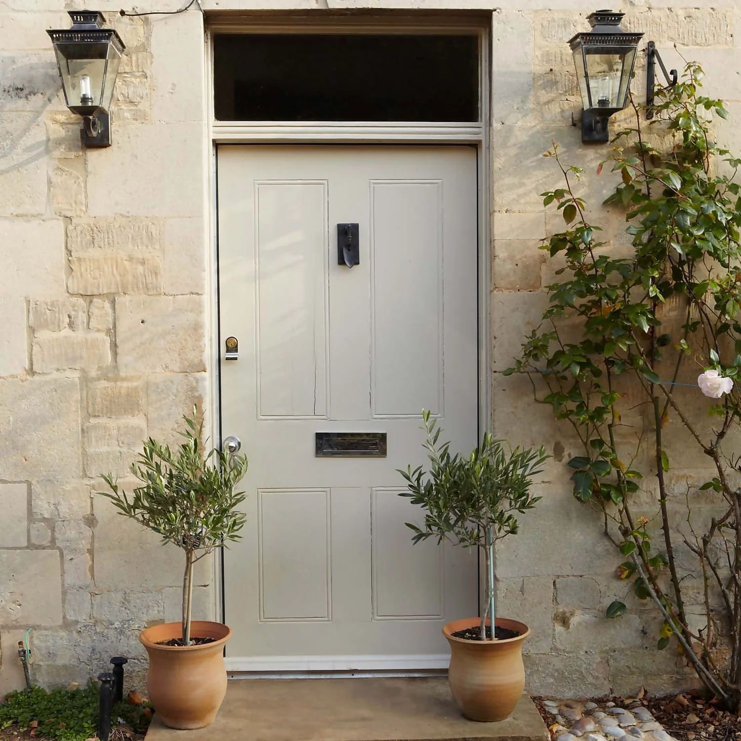 Farrow & Ball Exterior Masonry Paint Stony Ground - 5L 6 Farrow & Ball Exterior Masonry Paint Stony Ground - 5L - Image 4