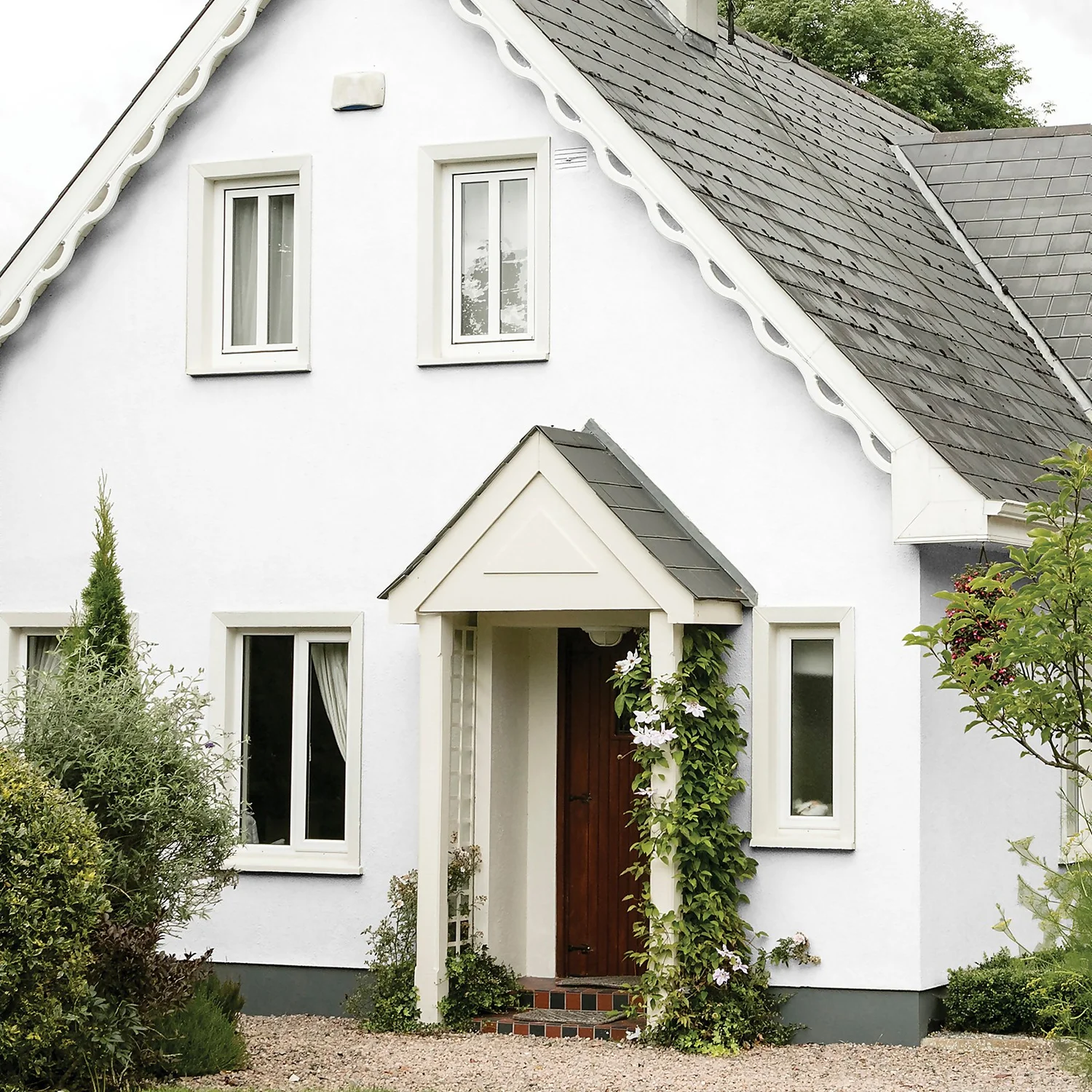 Sandtex® Ultra Smooth Masonry Paint Pure Brilliant White - 10L 4 Sandtex® Ultra Smooth Masonry Paint Pure Brilliant White - 10L - Image 2