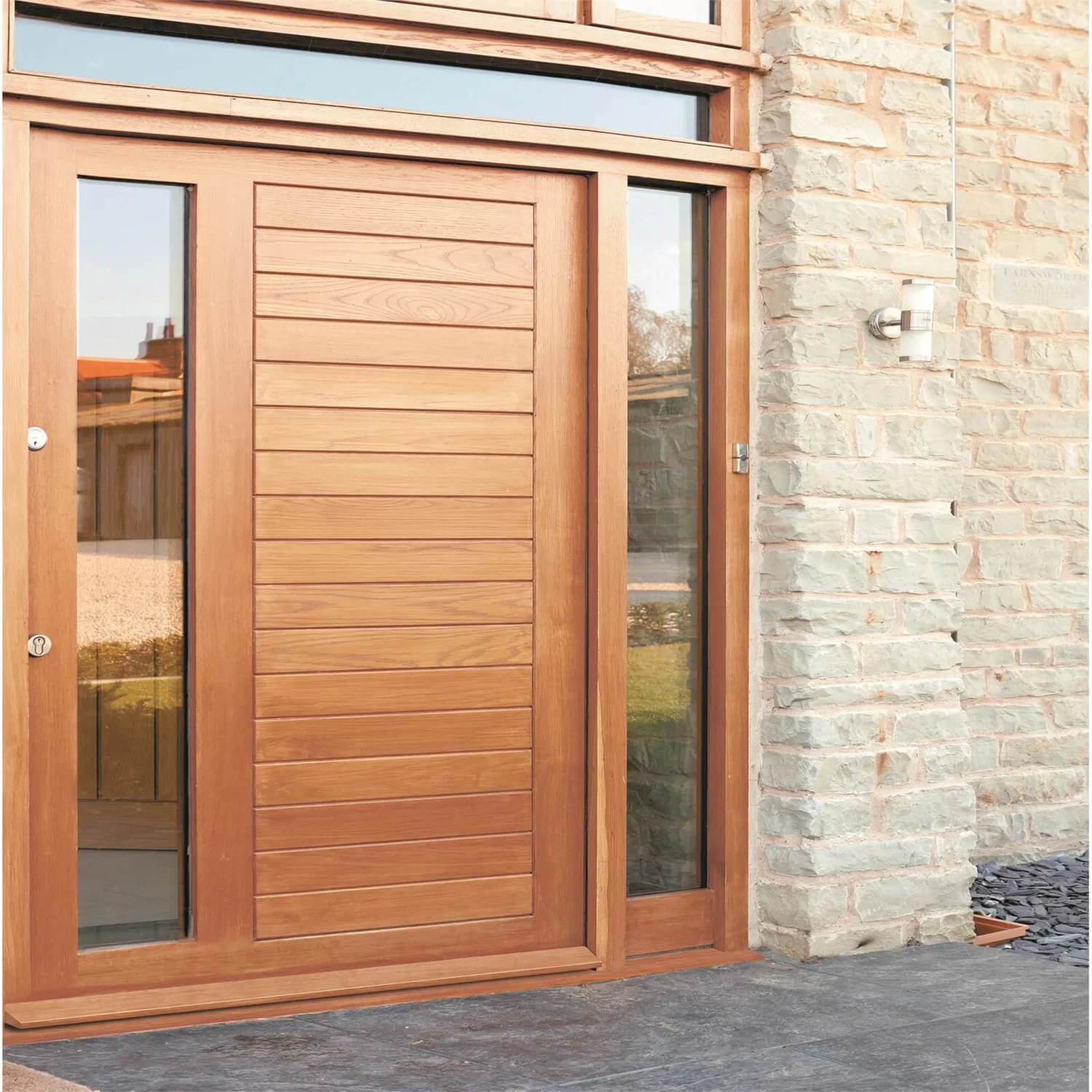 Ronseal Crystal Clear Outdoor Varnish Matt - 750ml 5 Ronseal Crystal Clear Outdoor Varnish Matt - 750ml - Image 3