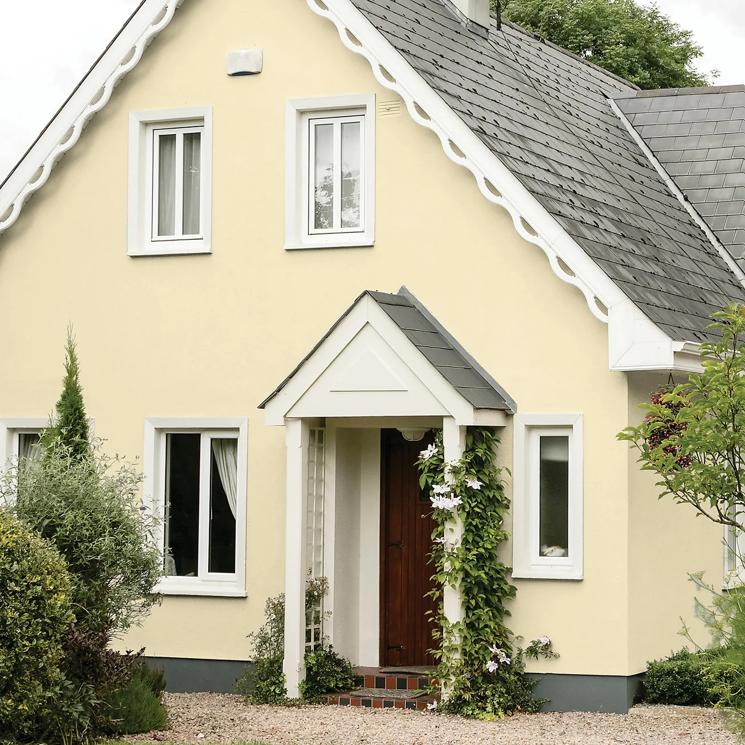 Sandtex® Ultra Smooth Masonry Paint Cornish Cream - 10L 4 Sandtex® Ultra Smooth Masonry Paint Cornish Cream - 10L - Image 2