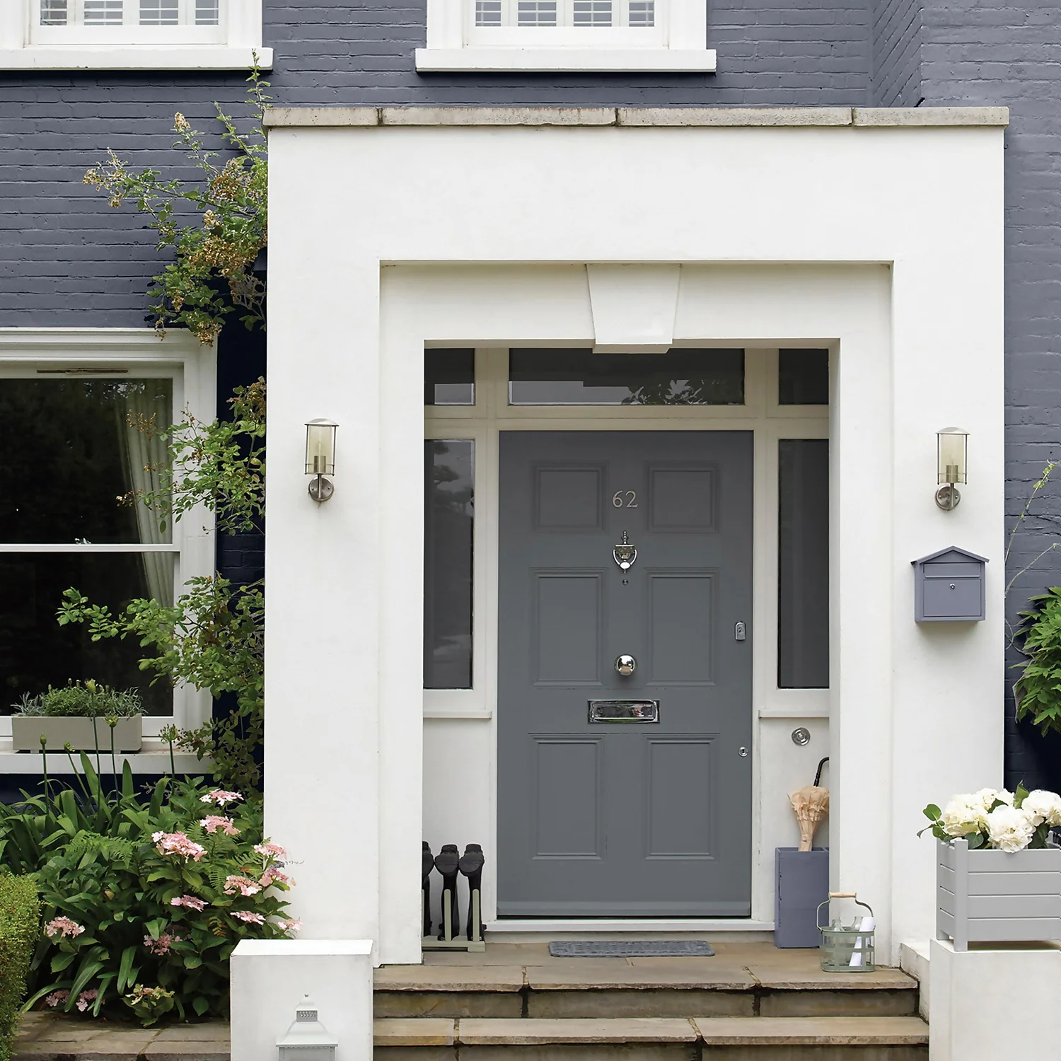 Sandtex® Ultra Smooth Masonry Paint Vermont Grey - 5L 7 Sandtex® Ultra Smooth Masonry Paint Vermont Grey - 5L - Image 5