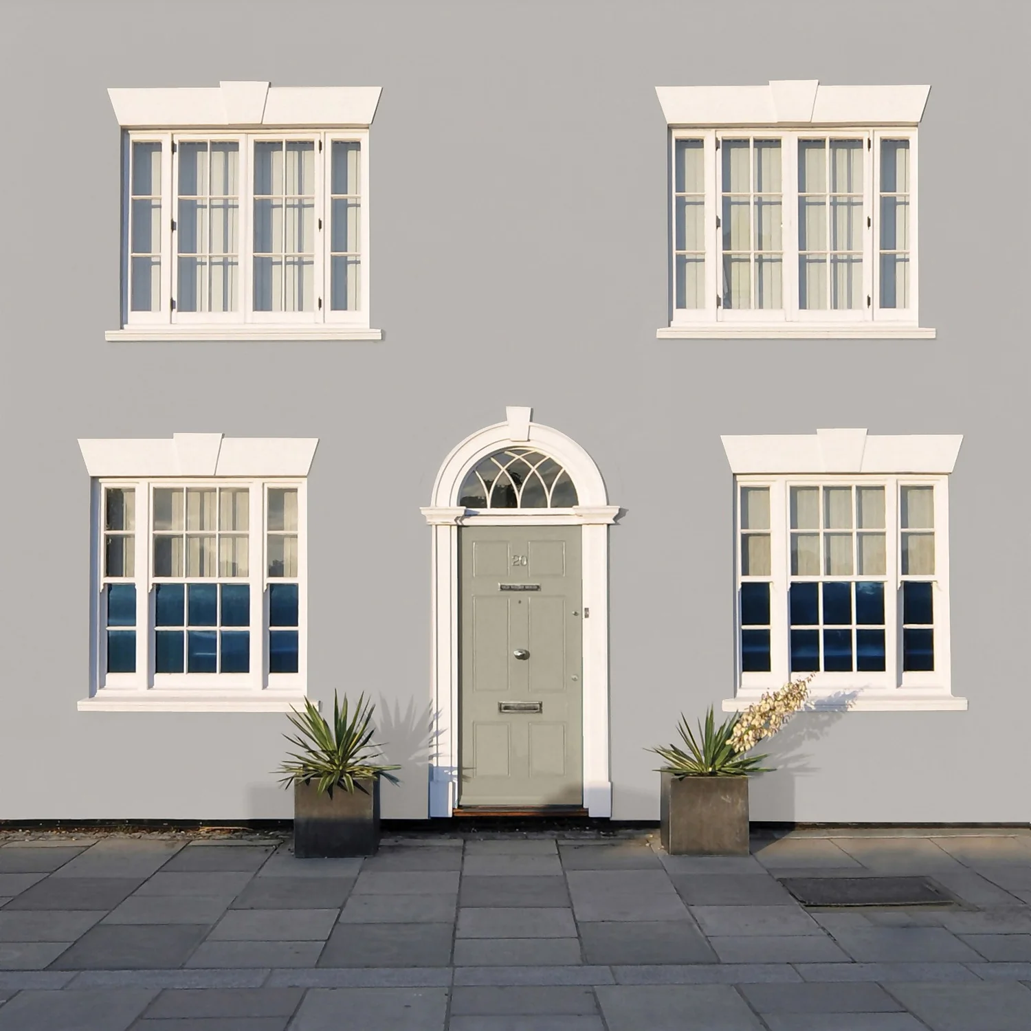 Sandtex® Ultra Smooth Masonry Paint Plymouth Grey - 10L 8 Sandtex® Ultra Smooth Masonry Paint Plymouth Grey - 10L - Image 6