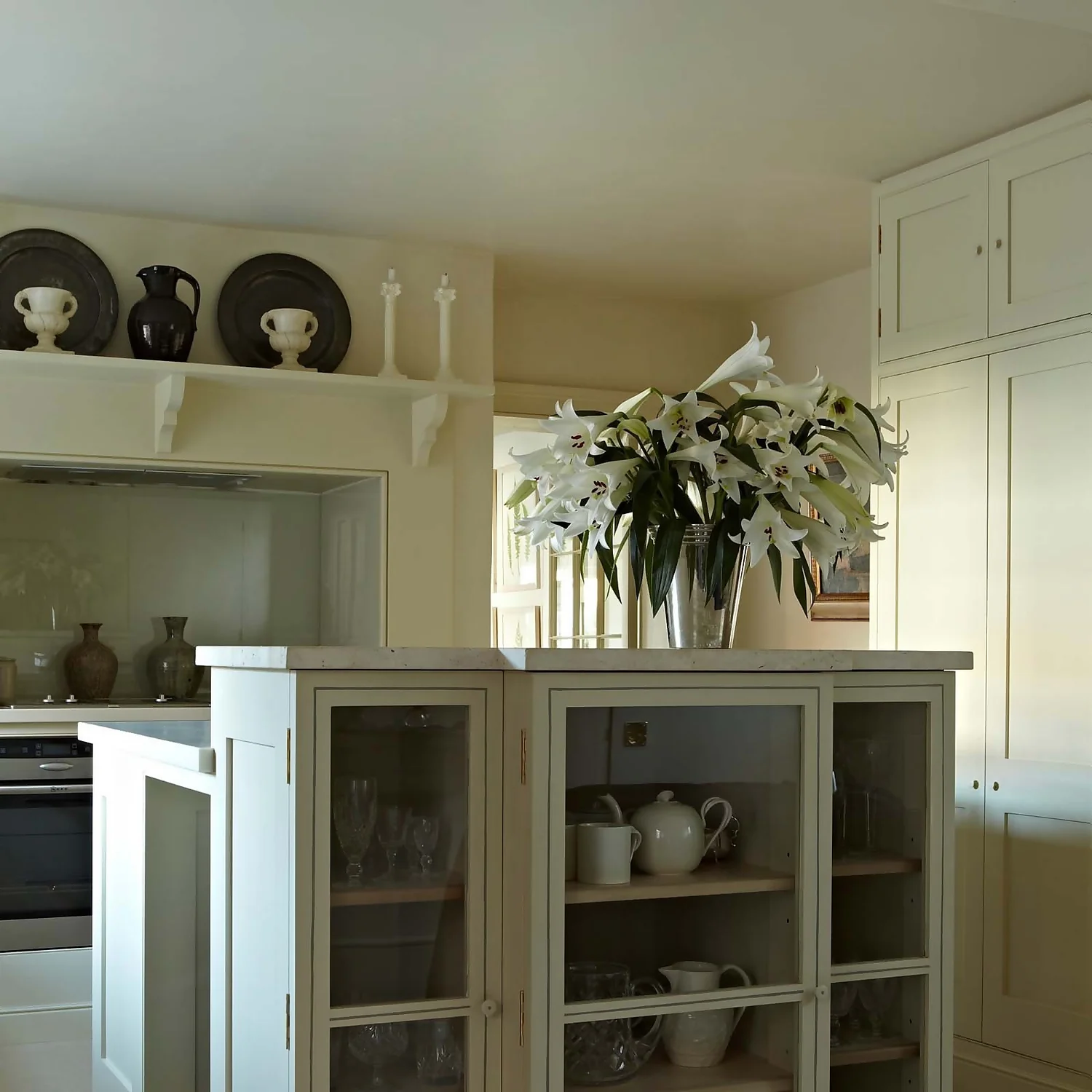 Farrow & Ball Modern Eggshell Paint Off-White - 750ml 4 Farrow & Ball Modern Eggshell Paint Off-White - 750ml - Image 2