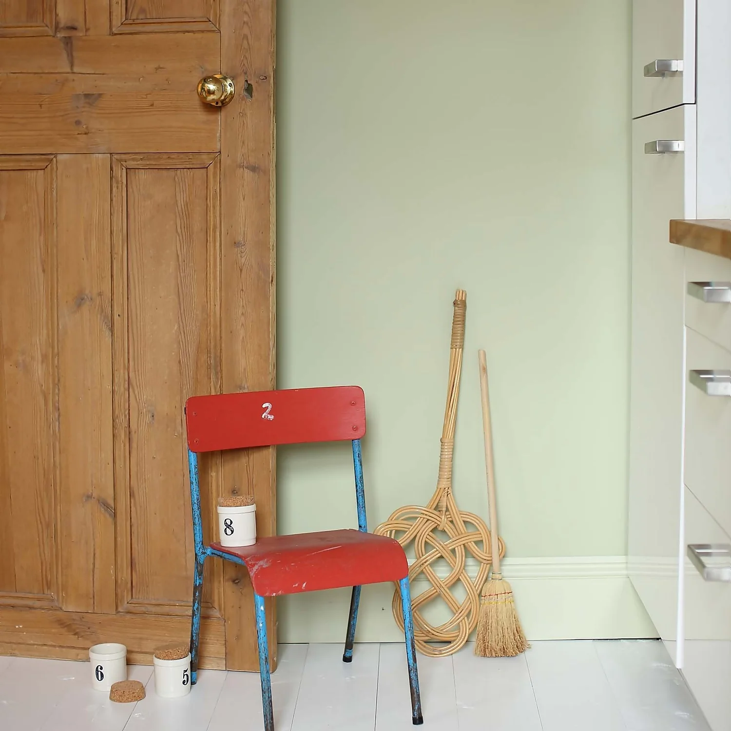 Farrow & Ball Modern Eggshell Cooking Apple Green - 750ml 4 Farrow & Ball Modern Eggshell Cooking Apple Green - 750ml - Image 2