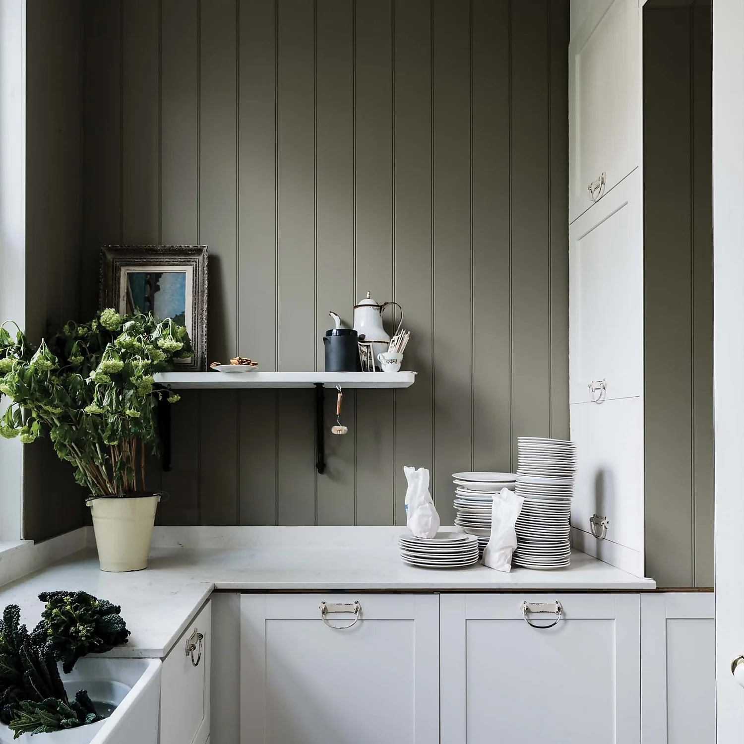 Farrow & Ball Modern Eggshell Paint Treron - 750ml 4 Farrow & Ball Modern Eggshell Paint Treron - 750ml - Image 2