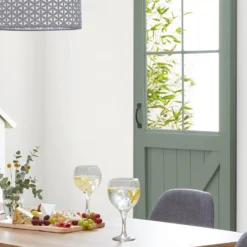 Homebase Interior Quick Dry Gloss Paint Turtle Dove - 750ml -Paint And Wallpaper Shop 12832734 1724832981212962