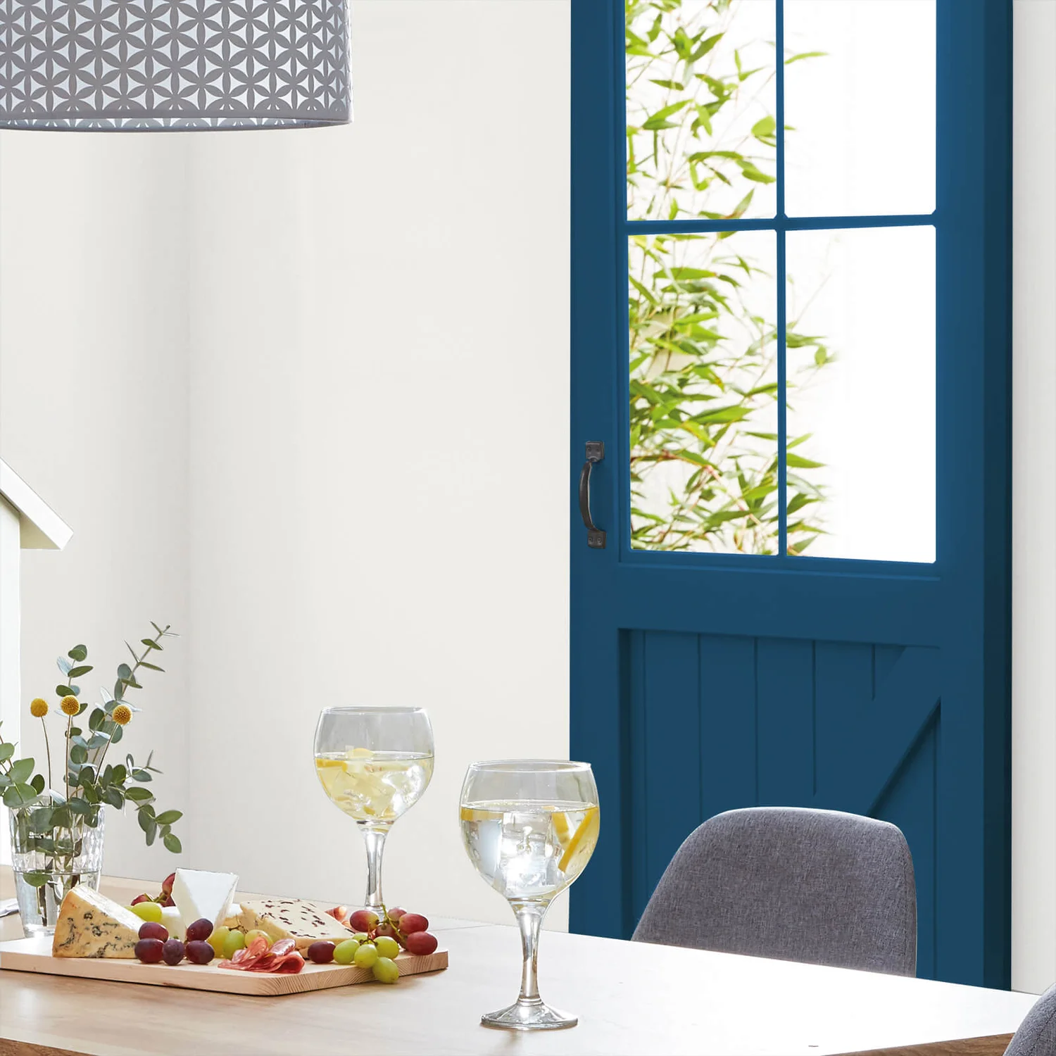 Homebase Interior Quick Dry Gloss Paint Royal Blue - 750ml 5 Homebase Interior Quick Dry Gloss Paint Royal Blue - 750ml - Image 3