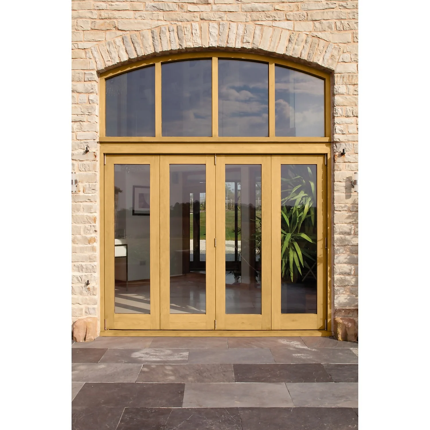 Ronseal 10 Year Woodstain Natural Oak Satin - 750ml 4 Ronseal 10 Year Woodstain Natural Oak Satin - 750ml - Image 2