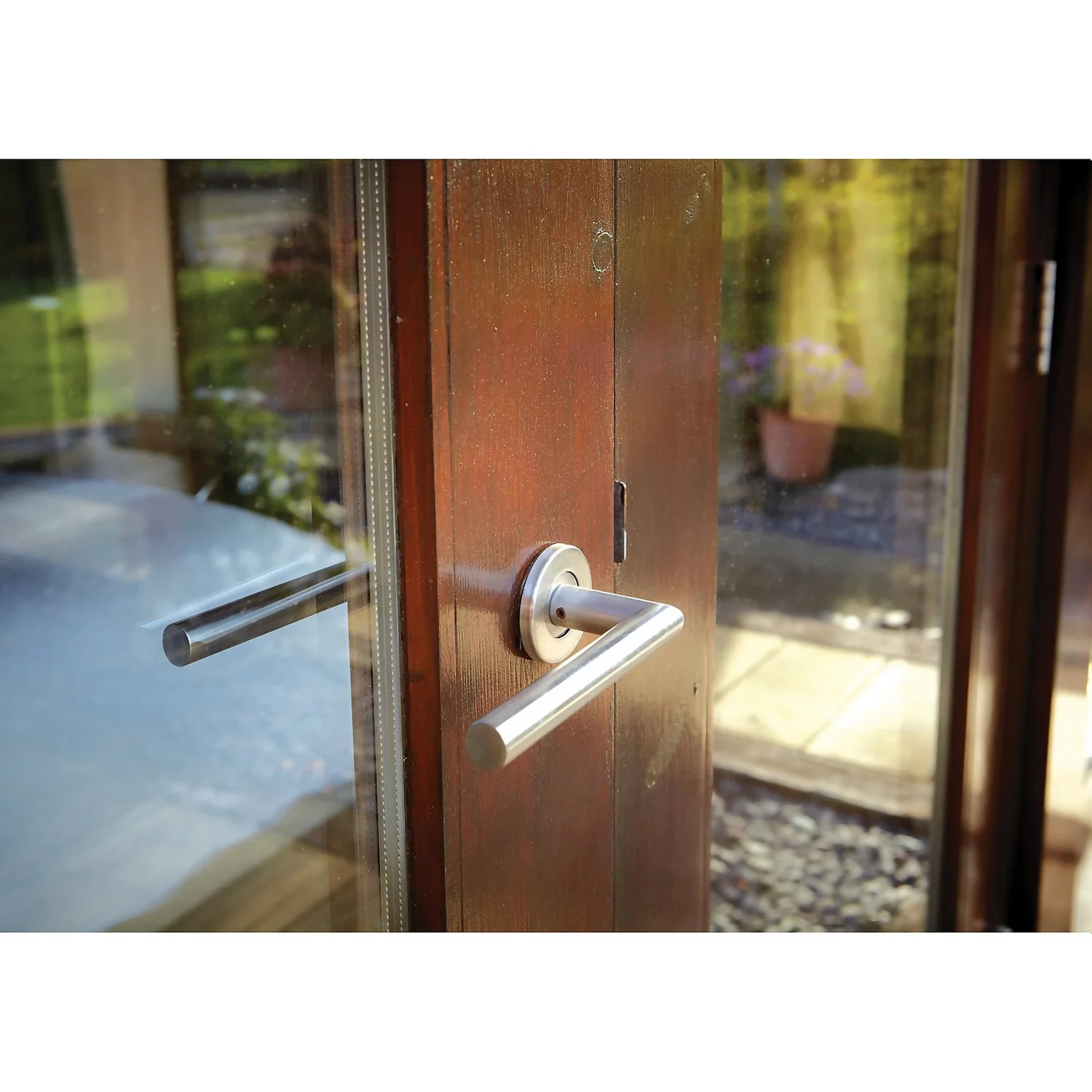 Ronseal Quick Drying Woodstain Satin Dark Oak - 2.5L 5 Ronseal Quick Drying Woodstain Satin Dark Oak - 2.5L - Image 3