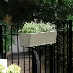 Sandtex® Exterior One Coat Gloss Paint Black - 2.5L -Paint And Wallpaper Shop 12842082 2014872086826909