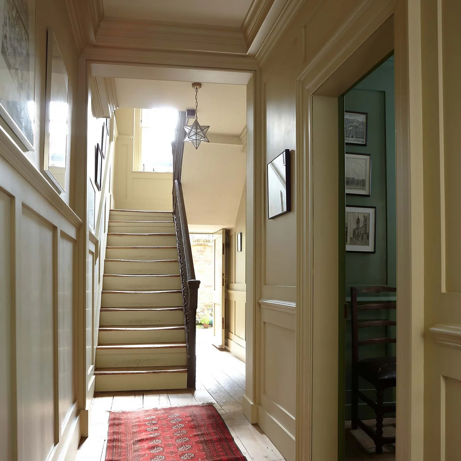 Farrow & Ball Estate Eggshell Paint New White - 750ml 4 Farrow & Ball Estate Eggshell Paint New White - 750ml - Image 2