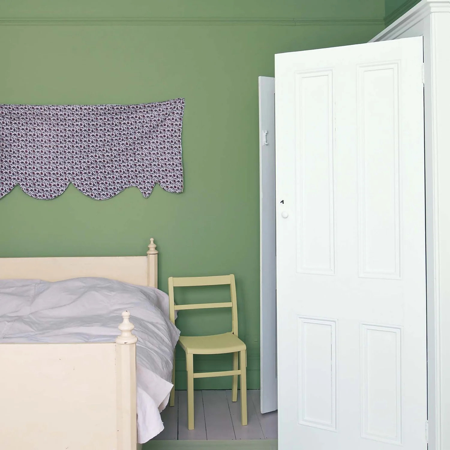 Farrow & Ball Estate Eggshell Paint Dimity - 750ml 4 Farrow & Ball Estate Eggshell Paint Dimity - 750ml - Image 2