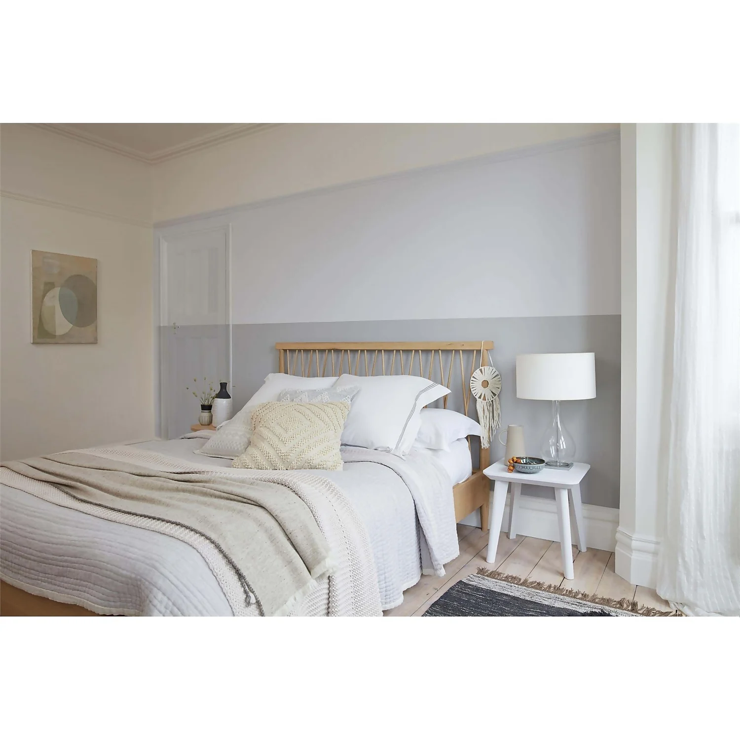 Dulux Simply Refresh One Coat Matt Emulsion Paint Chic Shadow - 2.5L 9 Dulux Simply Refresh One Coat Matt Emulsion Paint Chic Shadow - 2.5L - Image 7