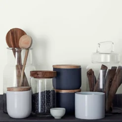 Crown Easyclean®Greaseguard+ Kitchen Matt Washable Multi Surface Paint Milk Bottle® - 2.5L -Paint And Wallpaper Shop 12886967 1374853416350048