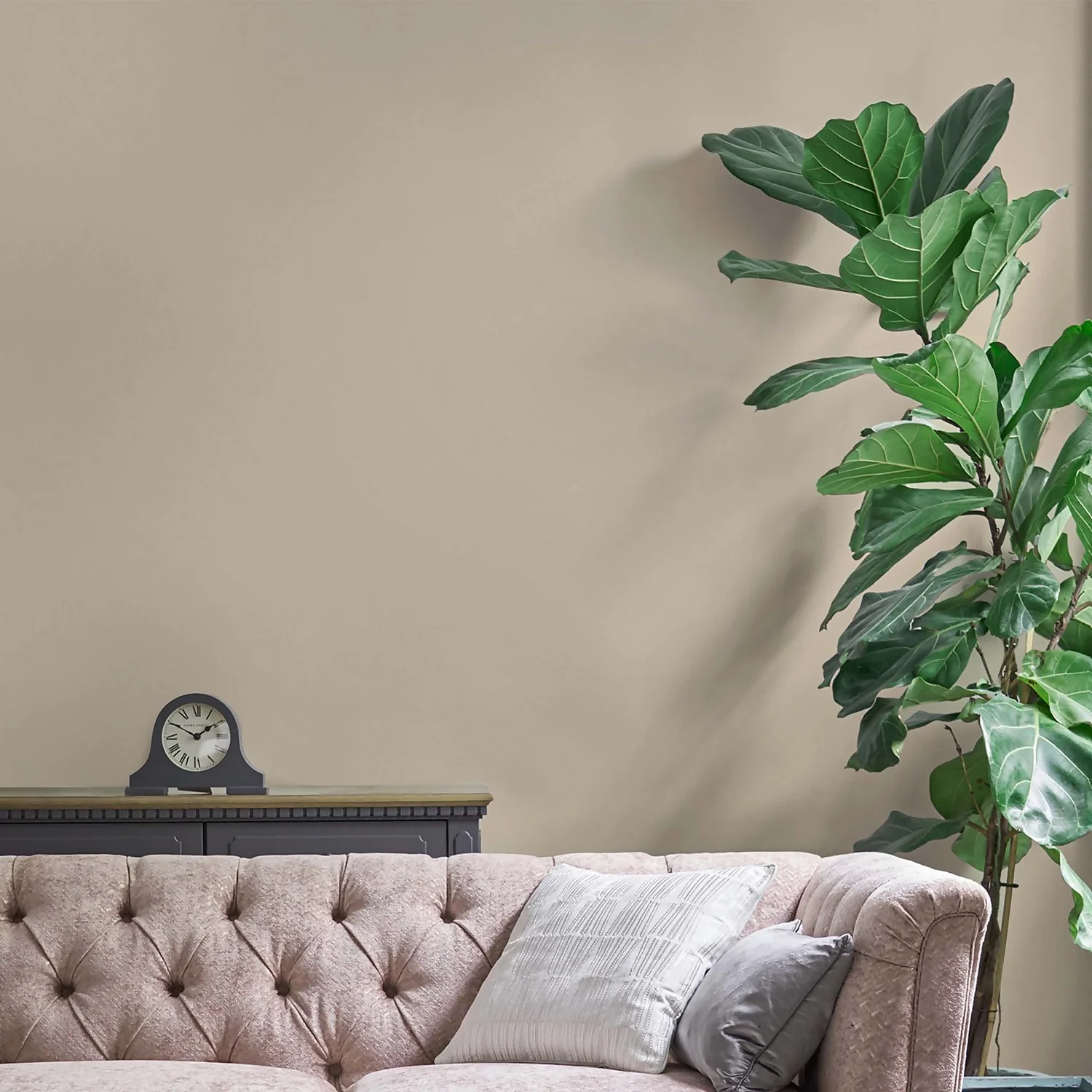 Laura Ashley Matt Emulsion Paint Pale Linen - 2.5L 4 Laura Ashley Matt Emulsion Paint Pale Linen - 2.5L - Image 2