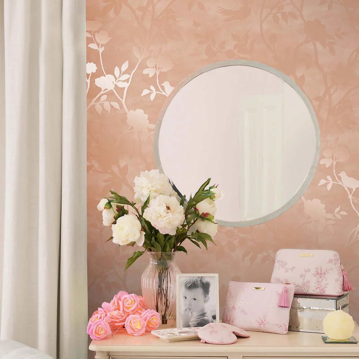 Laura Ashley Eglantine Silhouette Blush Wallpaper 4 Laura Ashley Eglantine Silhouette Blush Wallpaper - Image 2