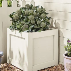 Laura Ashley Eggshell Garden Paint Ivory - 2.5L -Paint And Wallpaper Shop 13737267 1394948035592737