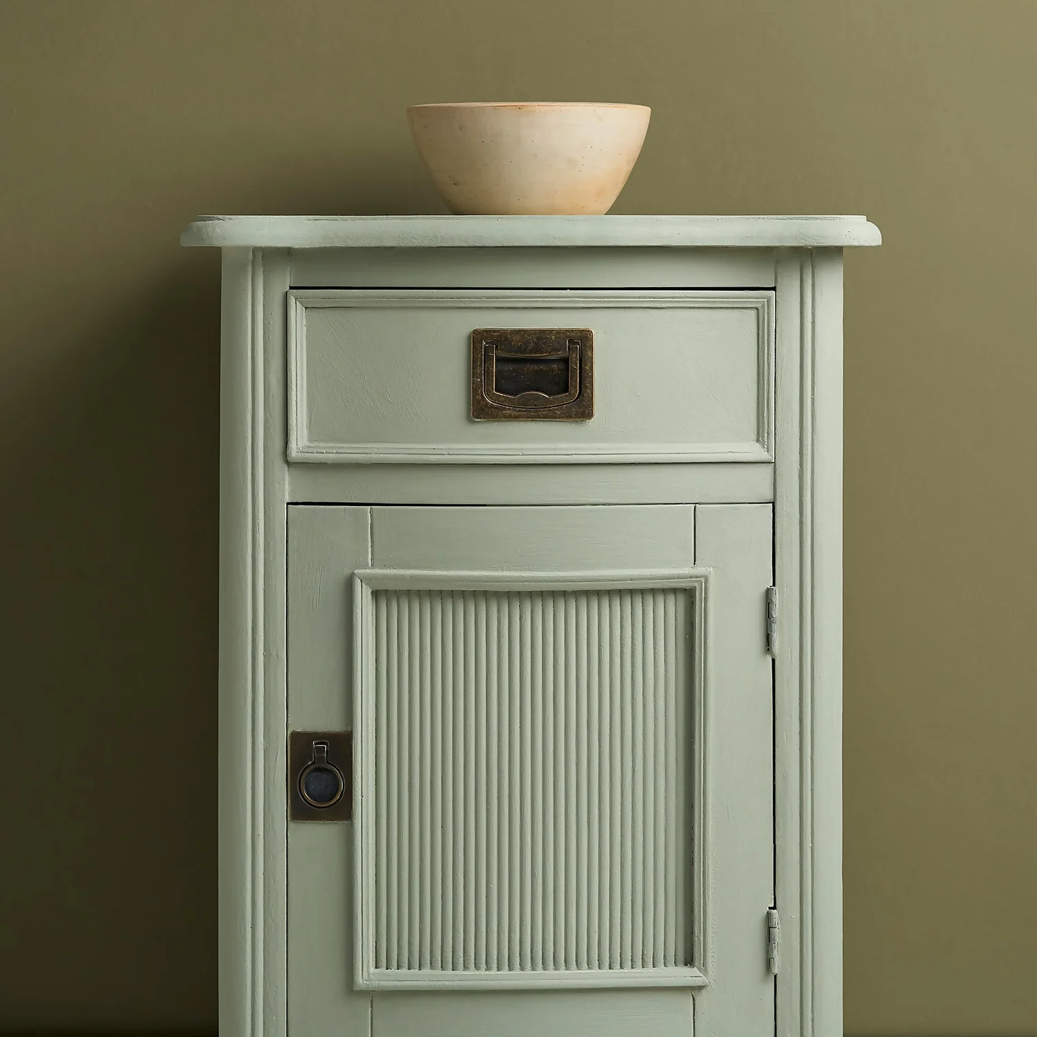 Annie Sloan Chalk Paint Coolabah Green - 120ml 4 Annie Sloan Chalk Paint Coolabah Green - 120ml - Image 2